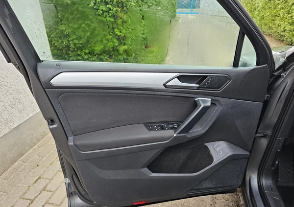 Volkswagen Tiguan cena 31900 przebieg: 138000, rok produkcji 2016 z Chodzież małe 596